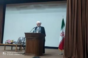 صاحبان مسئولیت در برخورد با مردم  گشاده رو باشند