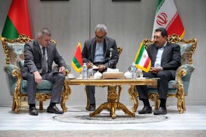 دیدار وزیر صنعت و همتای بلاروسی در حاشیه اجلاس کمیسیون مشترک دو کشور