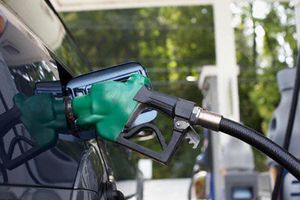 تخلف راننده نفت‌کش دلیل مشکلات به وجود آمده در جایگاه سوخت اهورا