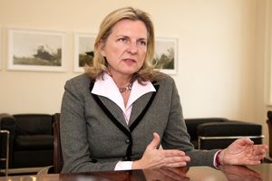 امیدوارم از تحریم های آمریکا علیه ایران بتوان جلوگیری کرد