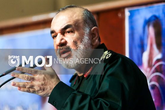 ملتی که لباس جهاد از تن خارج کند، لباس ذلت بر تن خواهد کرد
