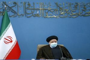 پیشرفت کشور را به رفع تحریم موکول و متوقف نمی‌کنیم