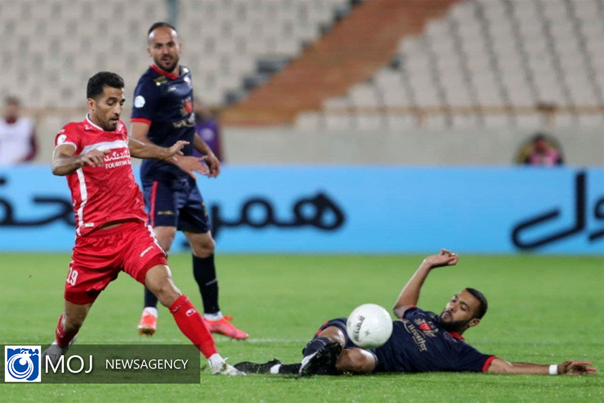 دیدار تیم های فوتبال پرسپولیس و نساجی