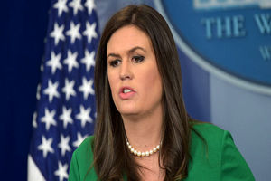 سارا سندرز را از رستوران بیرون کردند