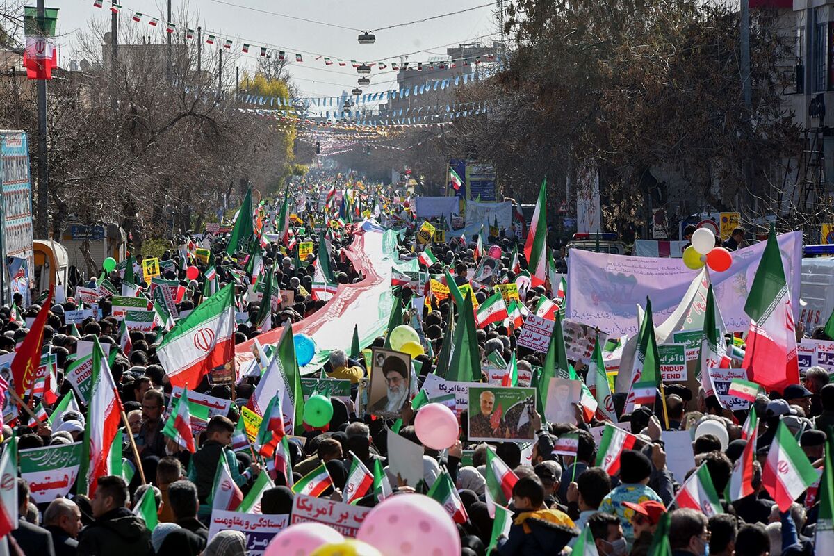 راهپیمایی ۲۲ بهمن شیراز