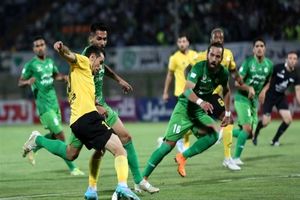 صدرنشینی تیم فوتبال سپاهان با نتیجه ۲ بر یک