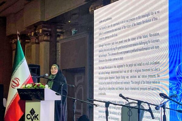 پشتوانه مردم و تمدن غنی ایران عامل پیروزی انقلاب اسلامی شد