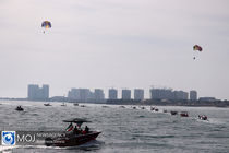 باید برای توسعه متوازن در کیش همت کنیم