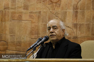 بهزاد فراهانی «یزدگرد شاه» را نمایشنامه‌خوانی می‌کند