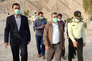 ستاد اجرایی فرمان امام (ره) و بنیاد احسان پای کار زلزله زدگان هرمزگان 