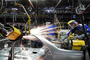 همسان سازی حقوق کارگران ایران‌خودرو در تبریز 