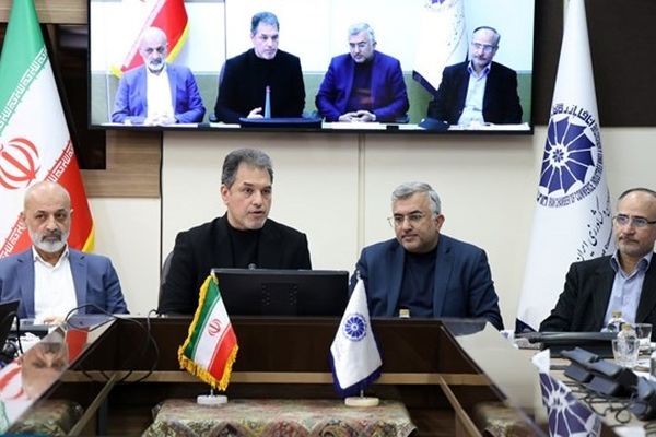 خلأهای ارتباطی بین وزارت خارجه و اتاق ایران برطرف شود