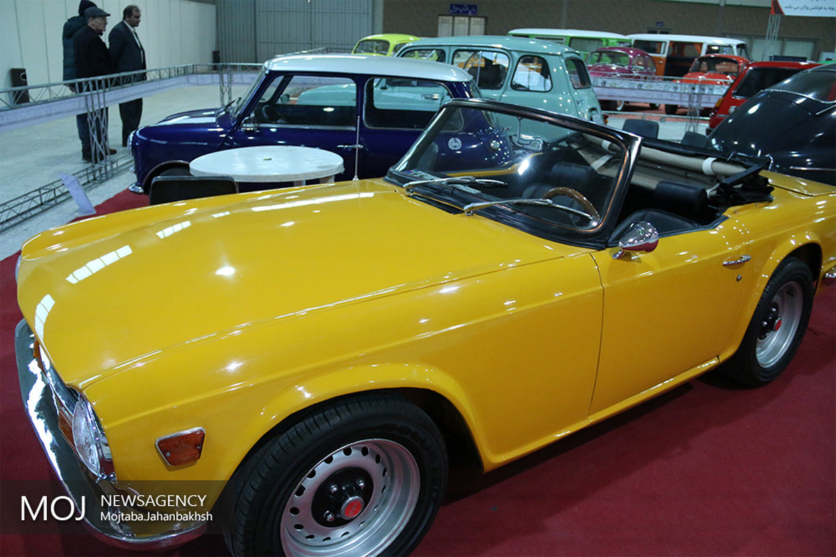 نمایشگاه خودروهای کلاسیک وآفرود در اصفهان