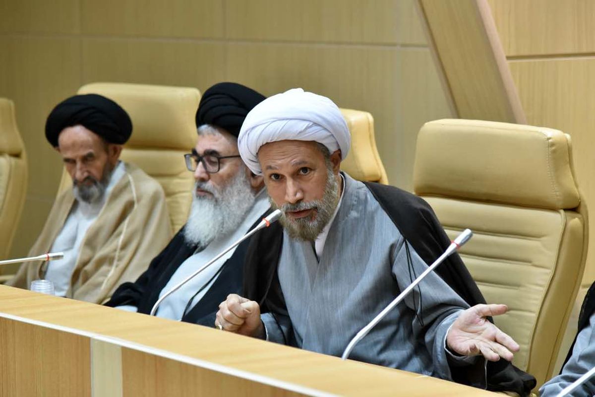 نماینده ولی فقیه در فارس و امام جمعه شیراز در جلسه جامعه روحانیت شیراز