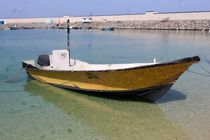 توقیف یک فروند شناور حامل ۵٠٠ لیتر بنزین قاچاق در بندرلنگه