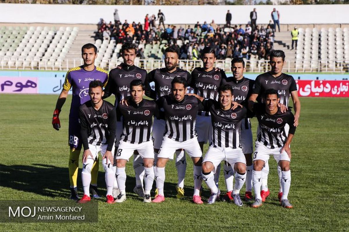 تیم مشکی پوشان