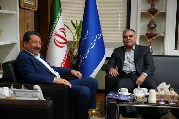 آخرین تدابیر برای تامین نیازهای بخش صنعت و بازار در دیدار وزرای صمت و نفت بررسی شد
