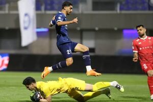 گل‌گهر ۳ – ۱ پرسپولیس /شب تلخ سرخ‌ها با غیبت ستاره‌ها