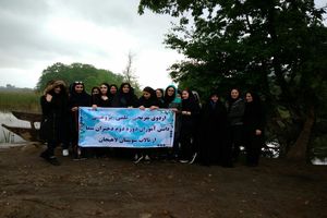 پاکسازی تالاب سوستان لاهیجان توسط دانش آموزان دبیرستان دوره دوم دختران سما رشت