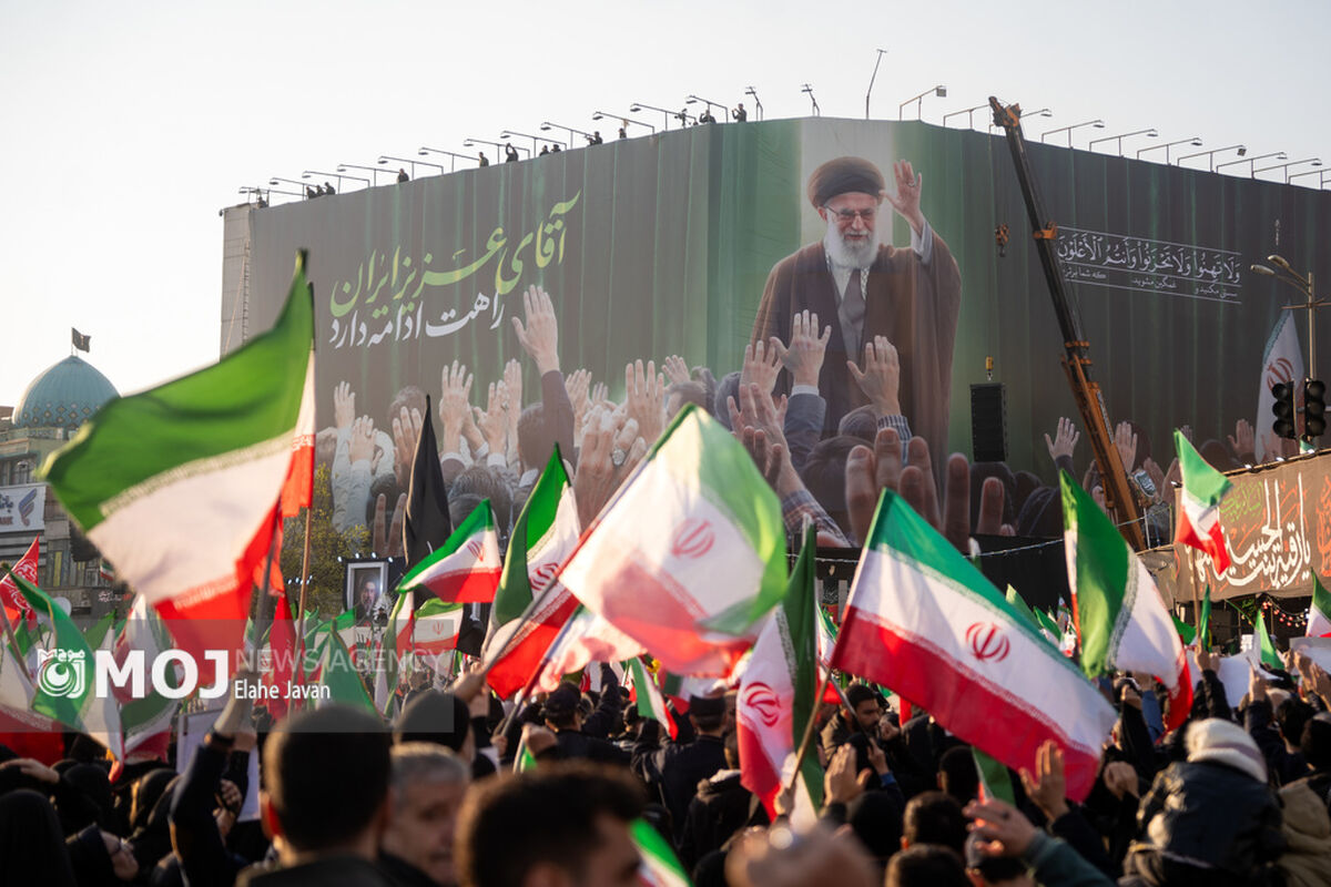 مراسم بیعت با سومین رهبر انقلاب اسلامی در تهران