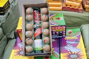 کشف 850 هزار عدد مواد محترقه در کرمانشاه