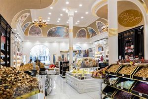 شب عید امسال تخمه جای آجیل را گرفت / آجیل های کهنه و ارزان هم مشتری پیدا کرد