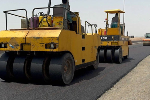 بهسازی و روکش آسفالت ۴۵ کیلومتر از محور قدیم قزوین - رشت پس از توقف چندساله