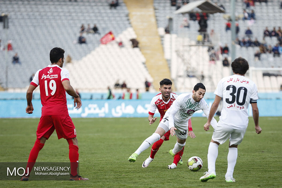 دیدار تیم های پرسپولیس تهران و ذوب آهن اصفهان