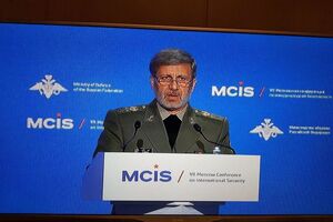 ایران تقویت قدرت دفاعی و موشکی برای مقابله با تهدیدات را حق طبیعی خود می داند