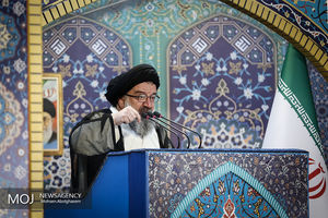 دین باید به سیاست خط بدهد/ منبر نباید سکوی حزبی این گروه و آن گروه قرار گیرد