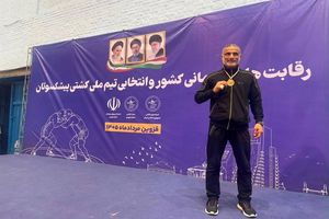قهرمانی کشتی‌گیر کیشوند در مسابقات کشتی فرنگی پیشکسوتان کشور