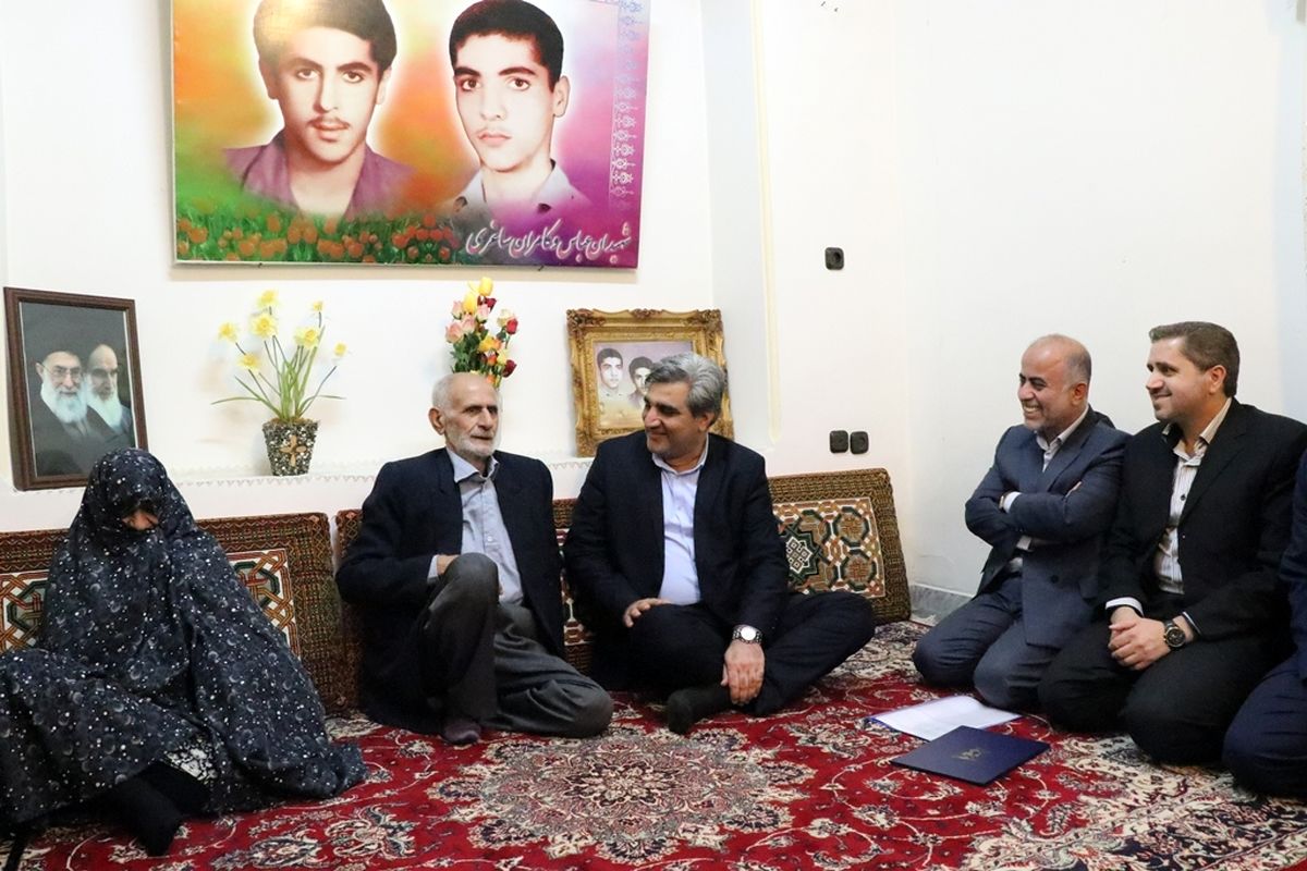 دیدار با خانواده شهید