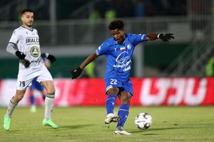 هافبک دفاعی استقلال به ۴ بازی مهم نمی رسد