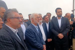 بازدید وزیر کشور از نیروگاه خورشیدی ۶۳ مگاواتی شمس آباد