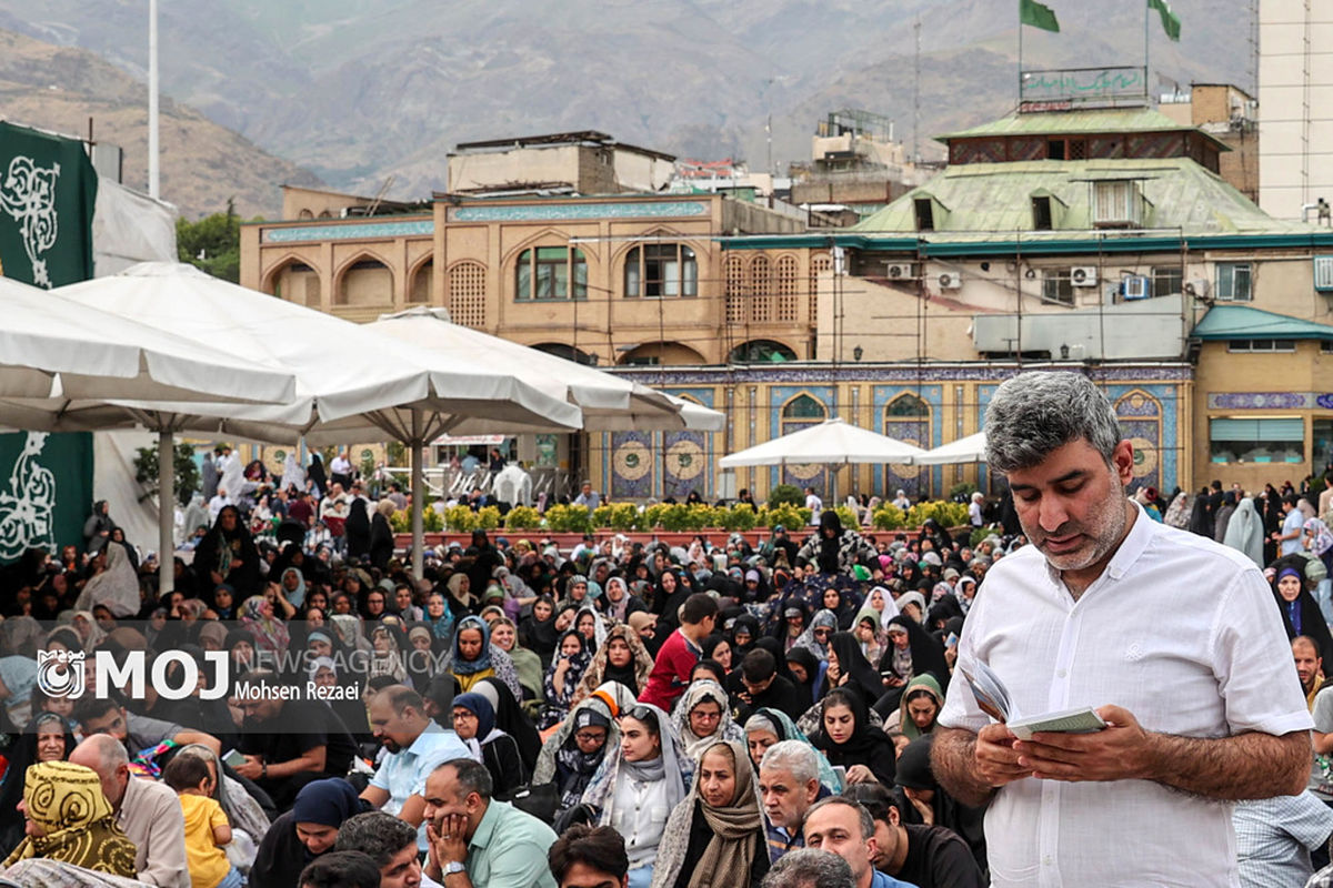 مراسم دعای روز عرفه در امامزاده صالح (ع)