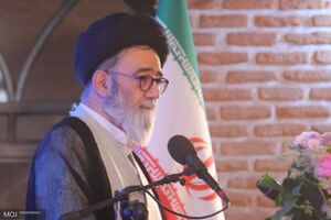منتقد بودن بخشی از ذات دانشجو است