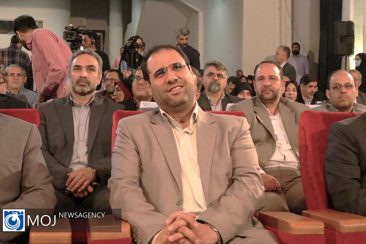 سرپرست وزارت آموزش و پرورش در نشستی صمیمانه با مدیران / رضا مراد صحرایی