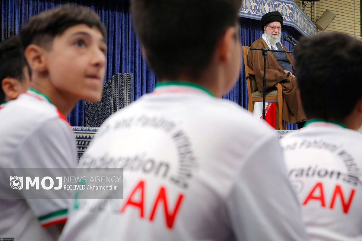 دیدار قهرمانان ورزشی و مدال‌آوران المپیادهای علمی با رهبر انقلاب