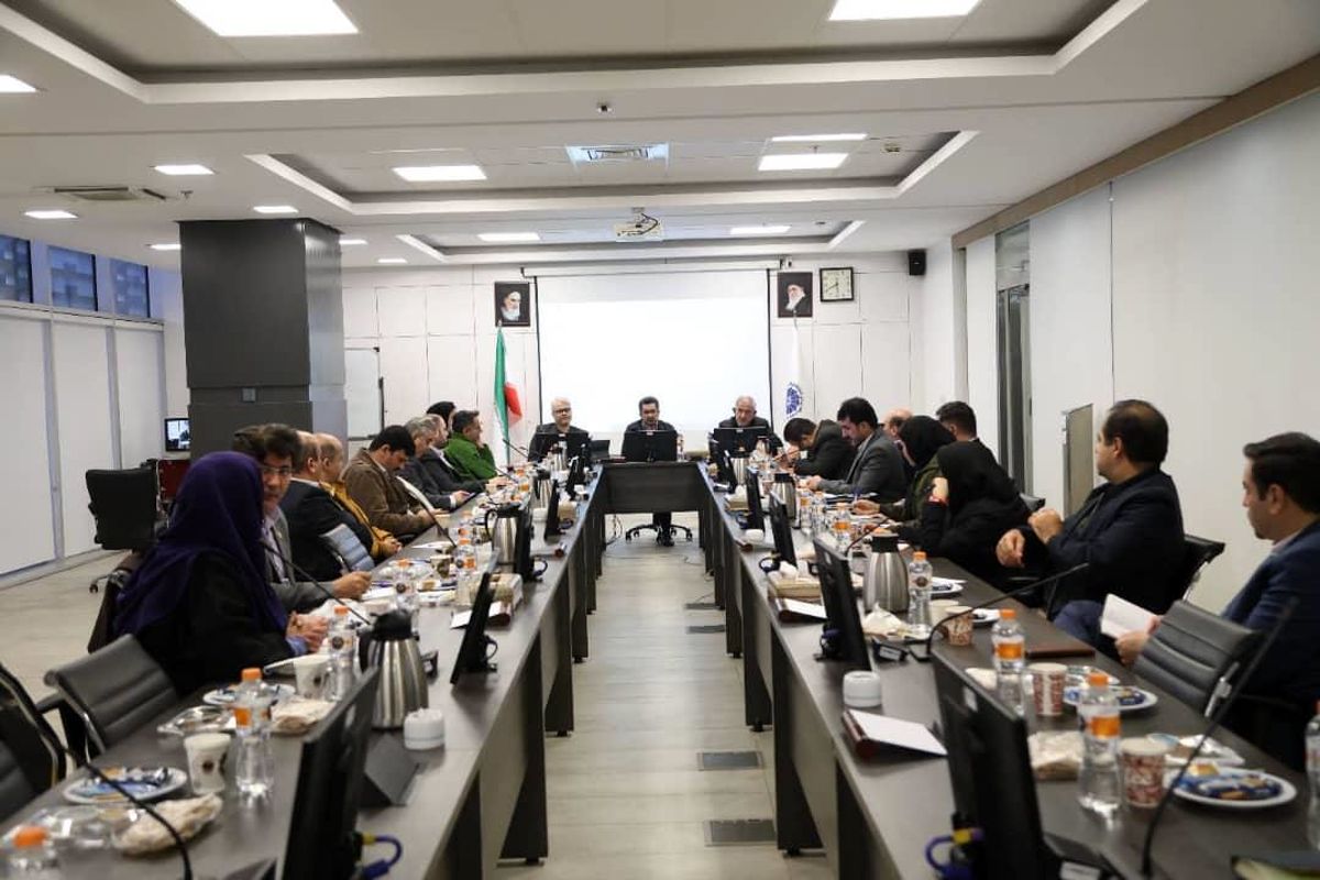 معاون وزیر ارتباطات در جمع اعضای اتاق بازرگانی