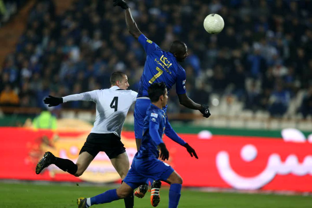 بازی شاهین شهرداری‌ بوشهر و استقلال