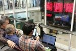 بورس همچنان روی خط قرمز
