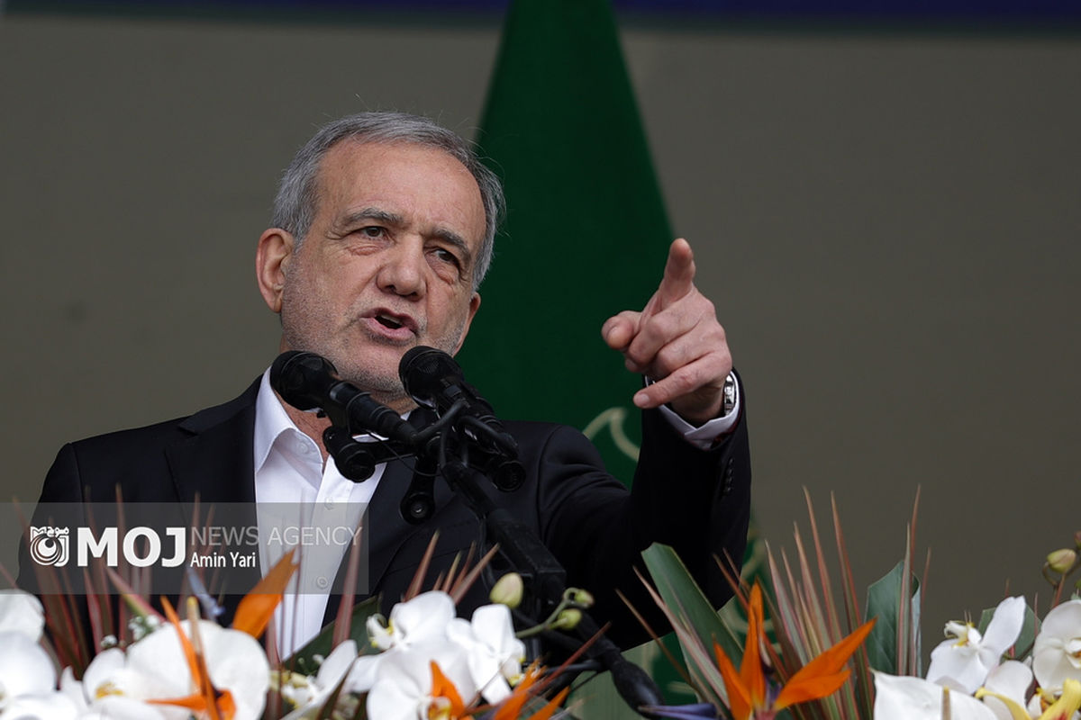 سخنرانی رییس جمهوری در جمع راهپیمایان ۲۲ بهمن