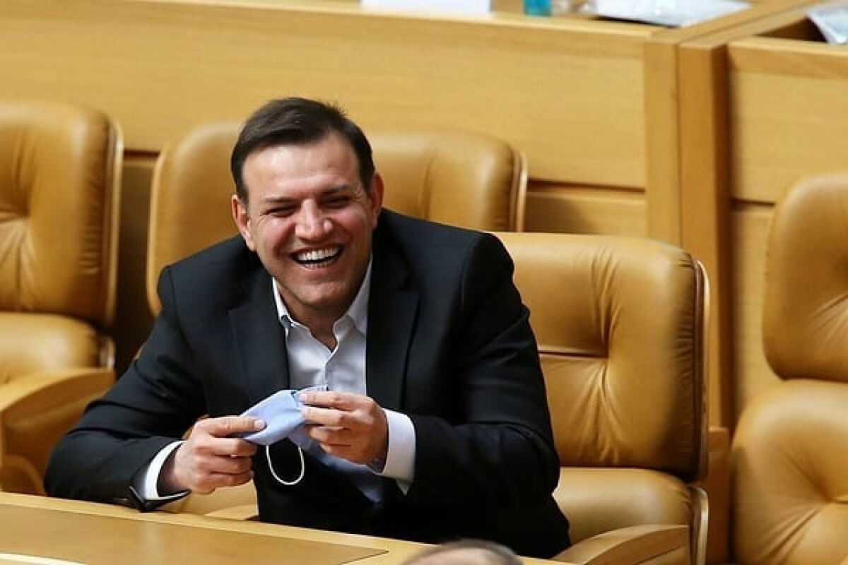 عزیزی خادم