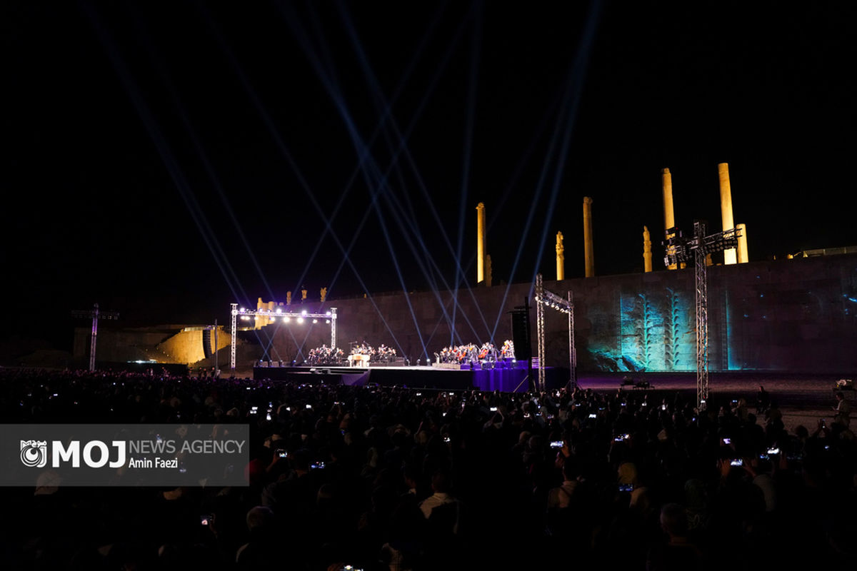 کنسرت علیرضا قربانی در میراث جهانی تخت جمشید