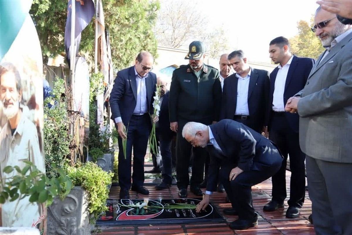 وزیر. مومنی