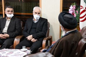 روحیه قهرمانی و پهلوانی در ورزش زورخانه ای و کشتی باید حفظ شود