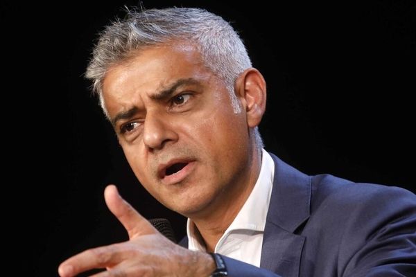 تسلیم شدن در برابر ترامپ احترام نمی‌آورد