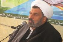 برخی افراد در لباس روحانیت دچار لغزش و عقب نشینی شدند