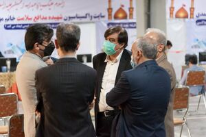 مرکز واکسیناسیون تجمیعی کرونا با حضور رییس اتاق اصناف یزد افتتاح شد