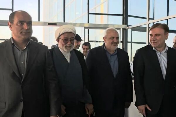 وزیر نیرو به استان بوشهر سفر کرد